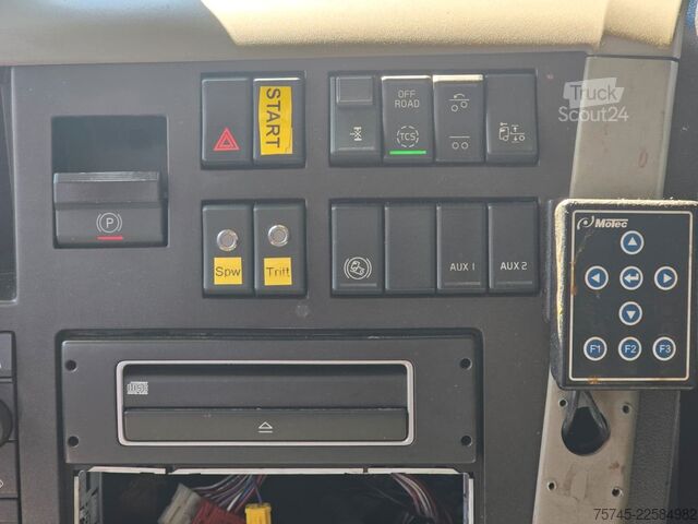 Ledusskapja kravas automašīna VOLVO FM 460 * FRIGOBLOCK *VOLLLUFT*LBW 2.5T PALFINGER