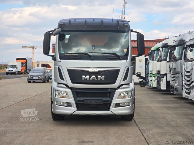 Кран, монтиран на камион MAN TGS 26.360 *  HYVA-KRAN * 19.3M * FERNBEDIENUNG