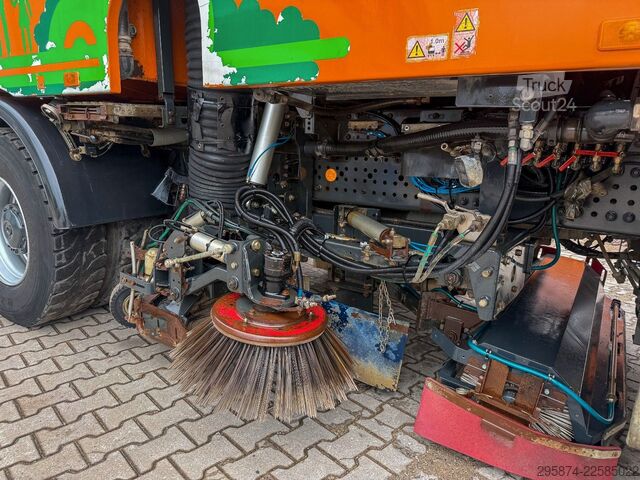 Vejfejemaskine MERCEDES-BENZ Arocs 1840 Kehrmaschine Bucher