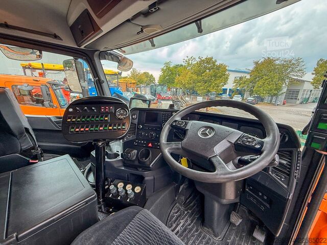Vejfejemaskine MERCEDES-BENZ Arocs 1840 Kehrmaschine Bucher