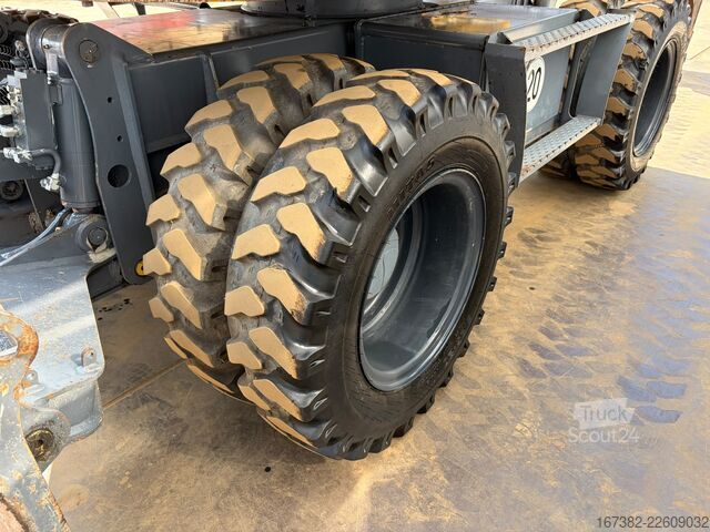 Pelle sur roues Takeuchi TB295W-1