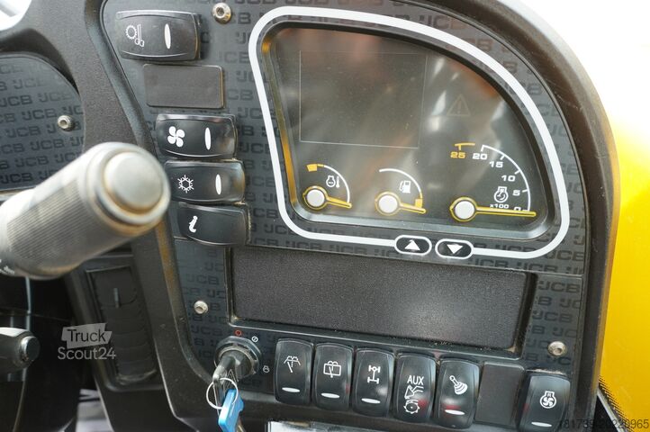 Telelader JCB 526-56 AGRI Plus / 5.6 m / joystick