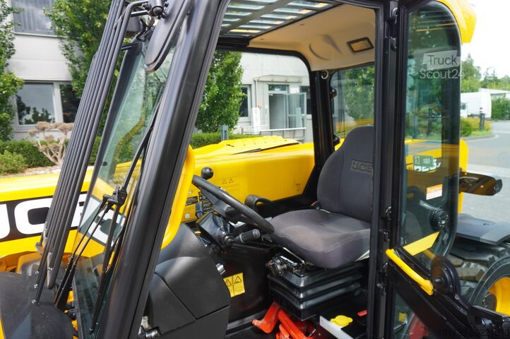 Teleskoplastare JCB 525-60T5 / 2022 / 860 MTH! / joystick