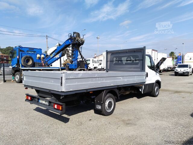 شاحنة صندوقية Iveco DAILY 35S16