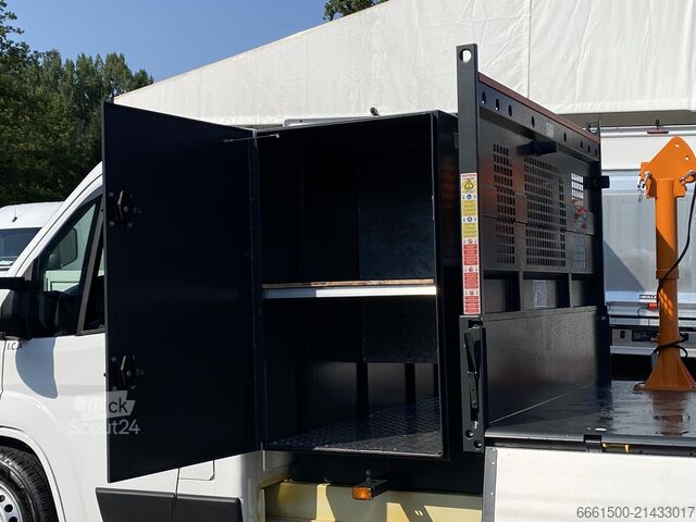 Panel van FIAT Ducato Dreiseitenkipper Säulendrehkran