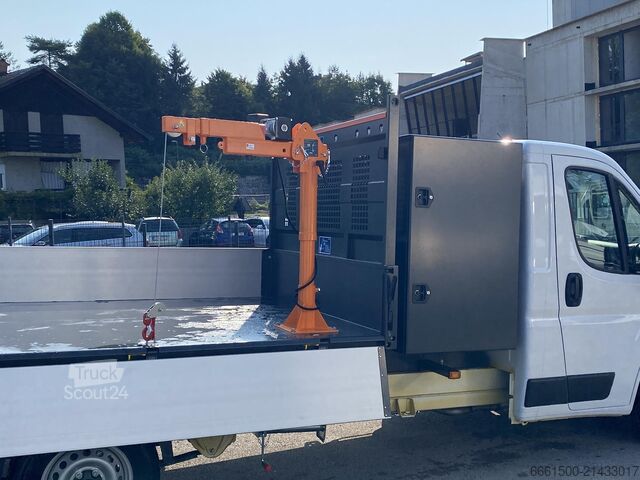 Panel van FIAT Ducato Dreiseitenkipper Säulendrehkran