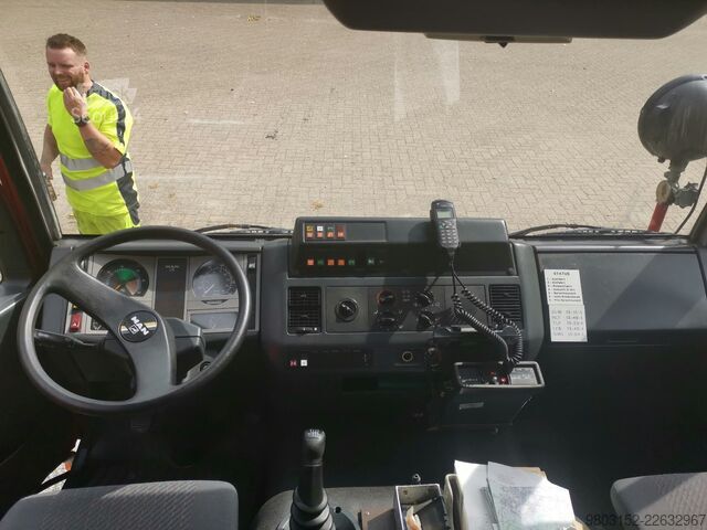 شاحنة إطفاء MAN L 2000