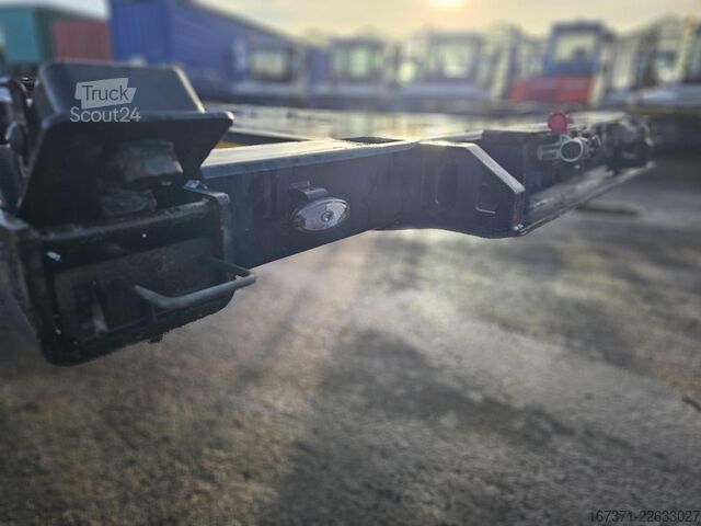 Transport av containrar OZGUL /GA08XS1 / 2 X EXTENDIBLE CHASSIS /GERMAN TRAIL...