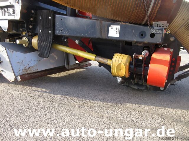 Camion-citerne à vide Trilo S8 Kehrsaugwagen 2015 sweep & collect