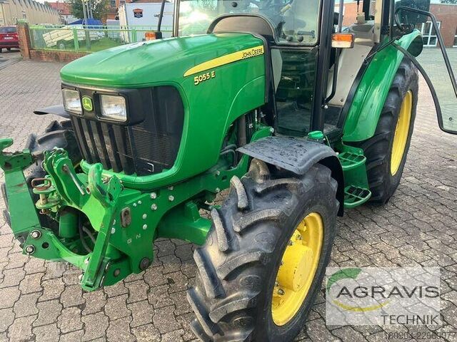 Tractor John Deere 5055 E