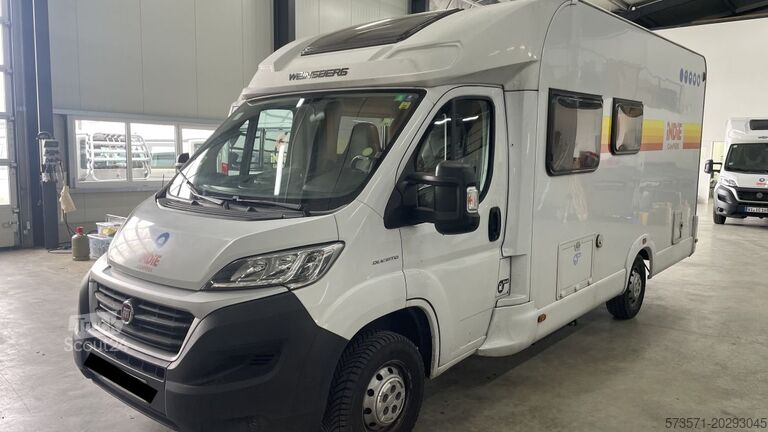 Polu-integrisana motorna Fiat Ducato Carasuite 650 MF 4 Schlafplätze | Teilintegriert