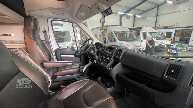 Polu-integrisana motorna Fiat Ducato Carasuite 650 MF 4 Schlafplätze | Teilintegriert