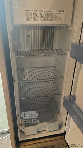 Polu-integrisana motorna Fiat Ducato Carasuite 650 MF 4 Schlafplätze | Teilintegriert