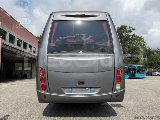 Van z wysokim dachem Iveco Daily