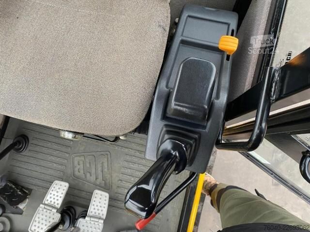 Escavadora de rastos JCB 8060