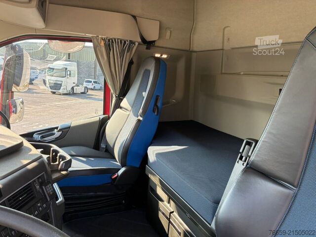 Standardni vlačilec VOLVO FH13 460 trasporto containers