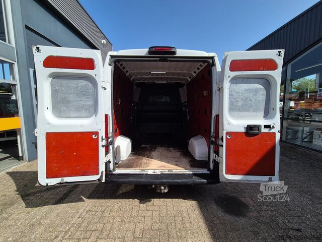 Carrinha de entregas cabina dupla Fiat Ducato 2.2D L3H2/ DC 6pers/ Airco/ Navi/ Camera