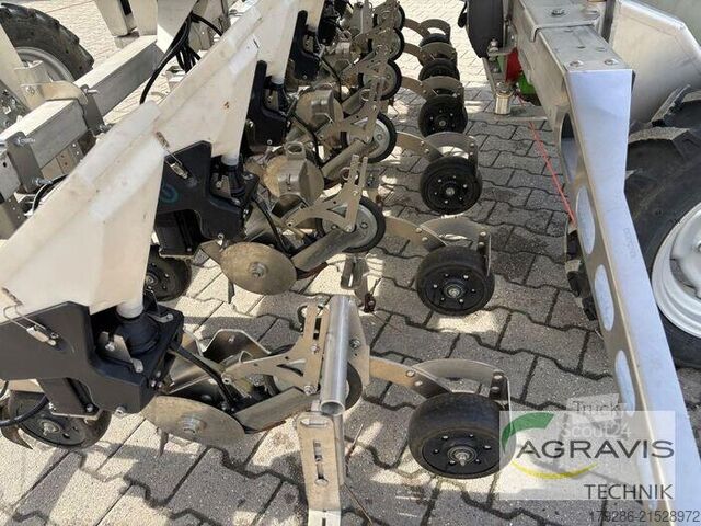 Tractor FarmDroid FD20