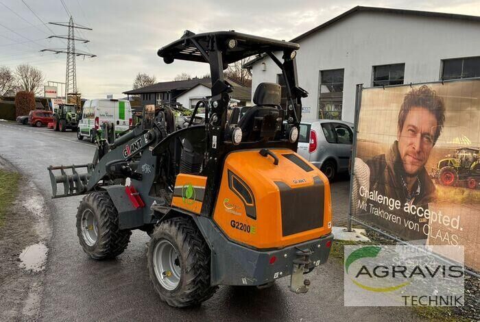 Încărcător de curte Giant G2200E