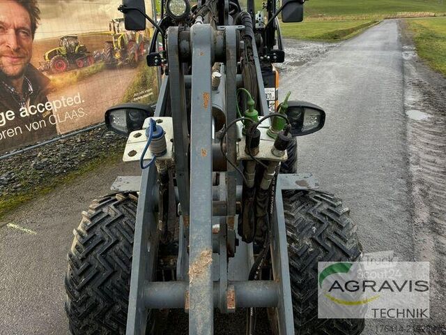 Încărcător de curte Giant G2200E