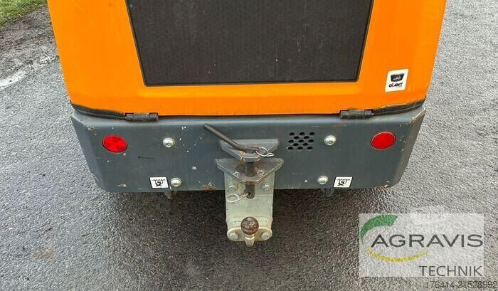 Încărcător de curte Giant G2200E