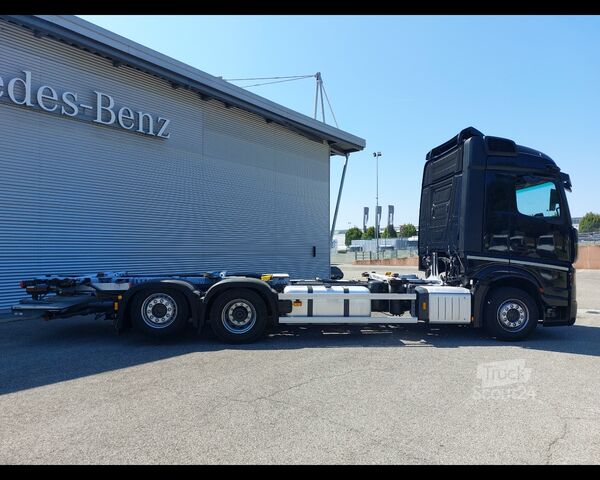 Châssis interchangeable avec structure caisson MERCEDES-BENZ Actros 5 25 6x2 - Actros 5 2553 L 6x2
