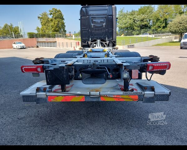 Châssis interchangeable avec structure caisson MERCEDES-BENZ Actros 5 25 6x2 - Actros 5 2553 L 6x2