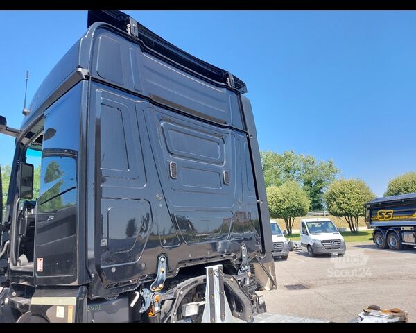 Châssis interchangeable avec structure caisson MERCEDES-BENZ Actros 5 25 6x2 - Actros 5 2553 L 6x2