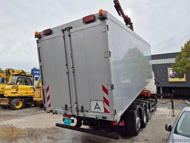 Pašizgāzējs ar celtni MAN TGA 32.410