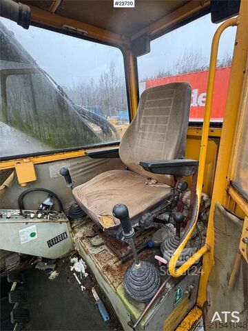 Paletli ekskavatör Åkerman H10B crawler excavator with digging bucket.