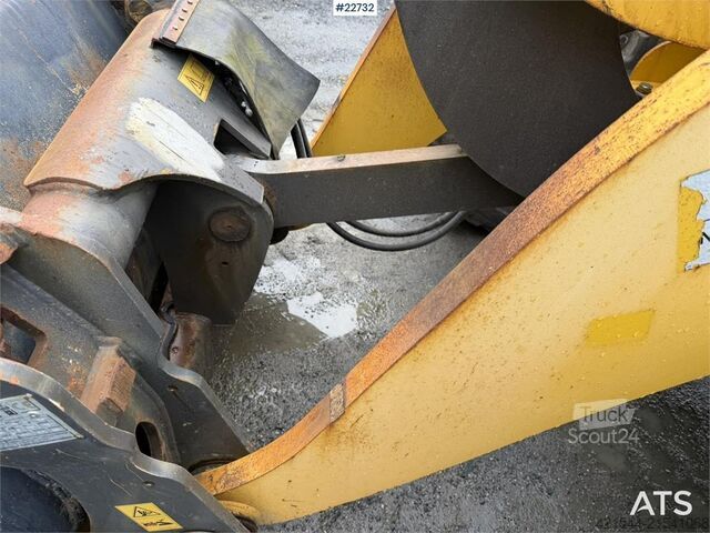 Lastare New Holland W130B wheel loader with a bucket