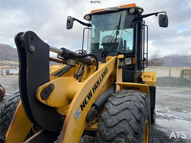 Lastare New Holland W130B wheel loader with a bucket
