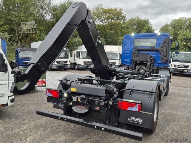 Haakarm vrachtwagen man TGM 18.320 BL 4x2 Abrollkipper 14t Automatik