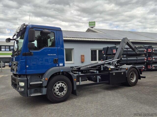 Haakarm vrachtwagen man TGM 18.320 BL 4x2 Abrollkipper 14t Automatik