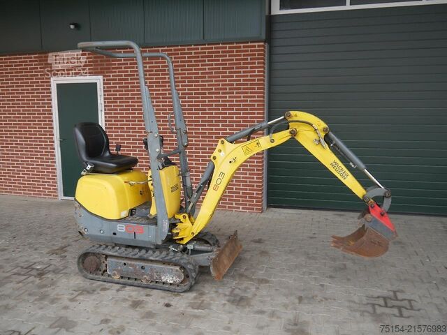 Minikotró Wacker Neuson 803