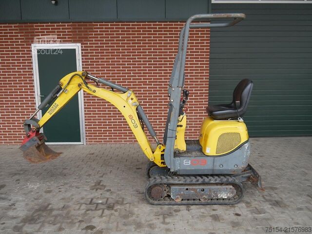 Minikotró Wacker Neuson 803