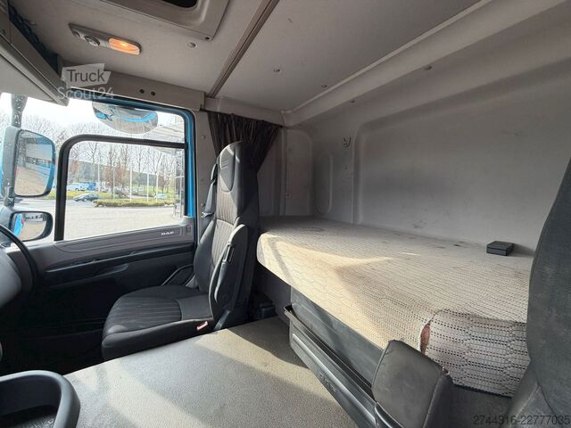 Roll-off-kippi kuorma-auto DAF CF520 8x2-6