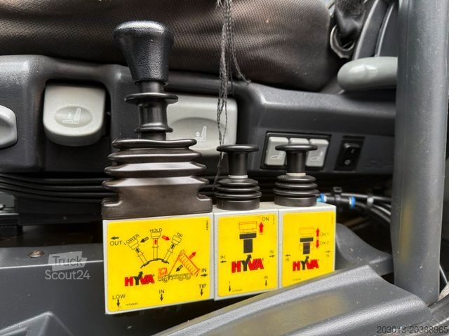 Three-sided tipper truck IVECO Tracker AD380T50 6x4 KH Kipper Bordmatik