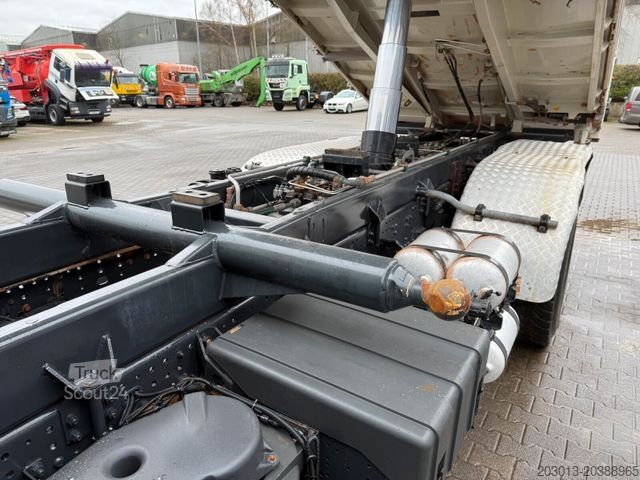 Three-sided tipper truck IVECO Tracker AD380T50 6x4 KH Kipper Bordmatik