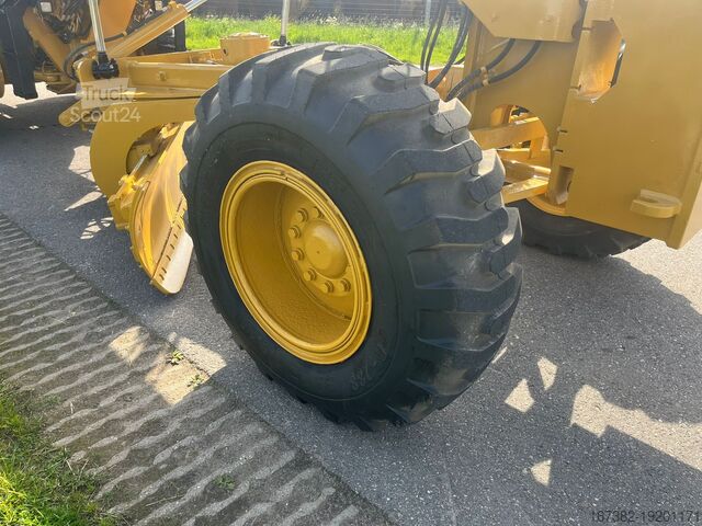 Грейдер Caterpillar 140GC - Push block / Ripper / New Tires