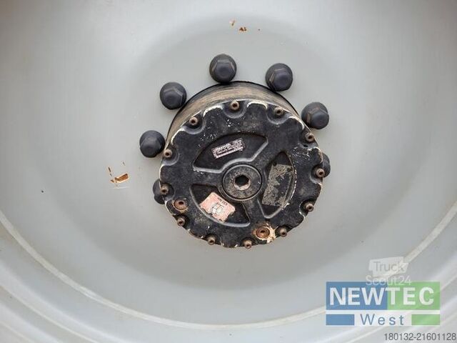 Обприскувач для пестицидів Challenger ROGATOR 655 B