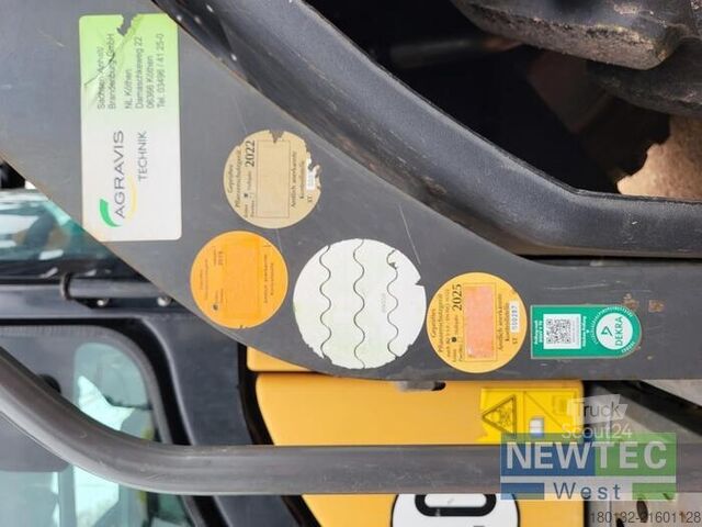 Обприскувач для пестицидів Challenger ROGATOR 655 B