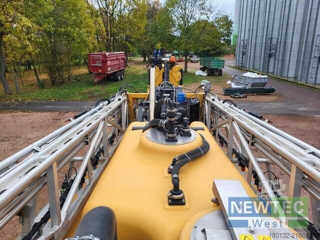 Обприскувач для пестицидів Challenger ROGATOR 655 B