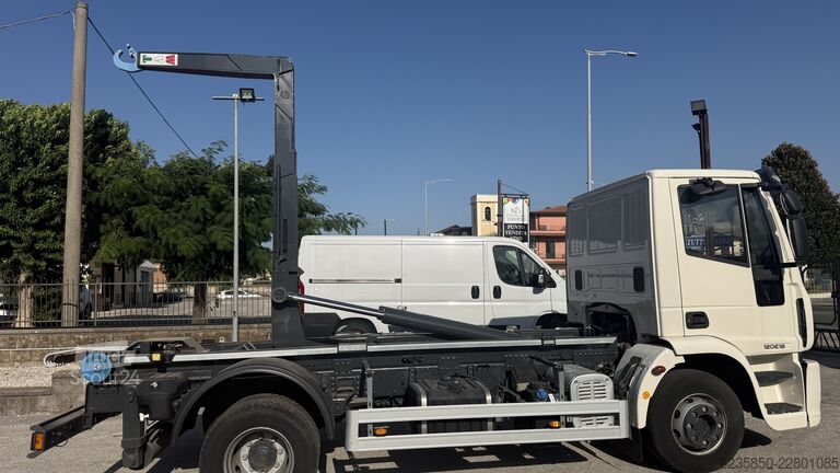 φορτηγό γερανός roll-off Iveco Eurocargo 120