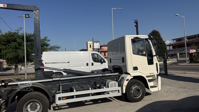φορτηγό γερανός roll-off Iveco Eurocargo 120