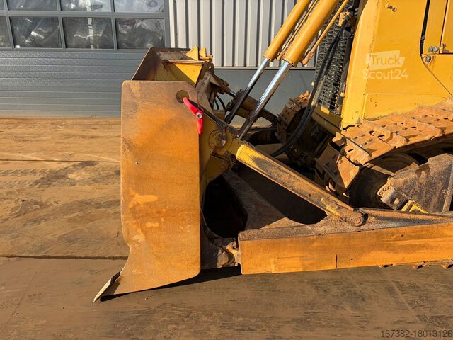 Levelling machine Caterpillar D6T XL