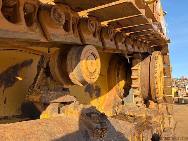 Levelling machine Caterpillar D6T XL