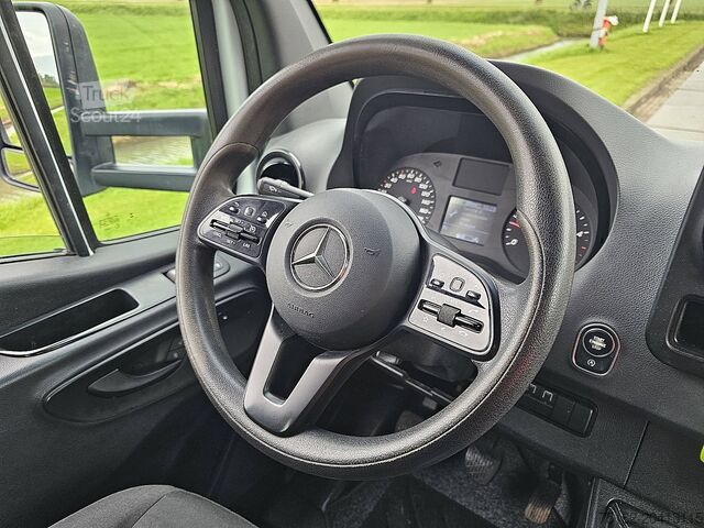 Навантажувальна платформа MERCEDES-BENZ SPRINTER 516  Open-Laadbak