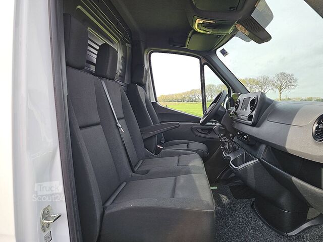 Bestelauto MERCEDES-BENZ SPRINTER 317 L2H2 Mbux Navi RWD!