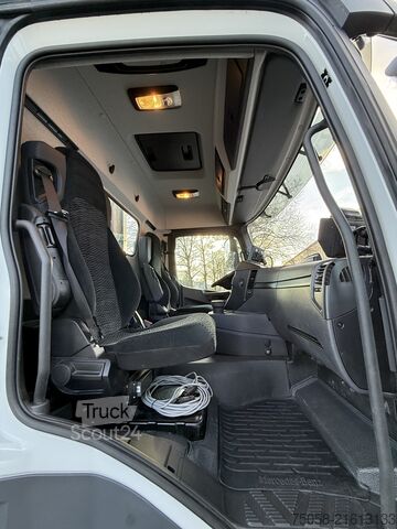 Truck mounted crane Mercedes-Benz Arocs 3251 - Kran - Abrollkipper - 8x4